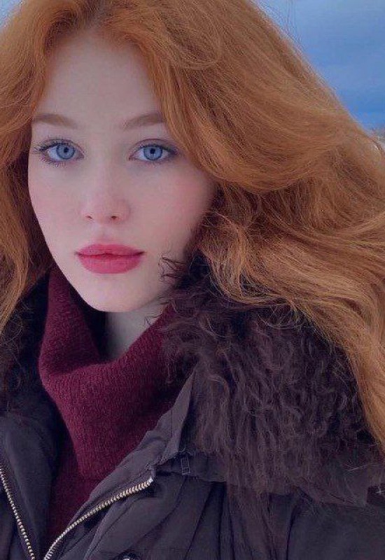 Yulia • 40 • Russie