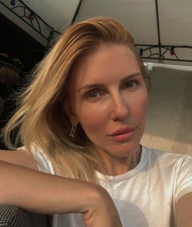 Yulia, 41