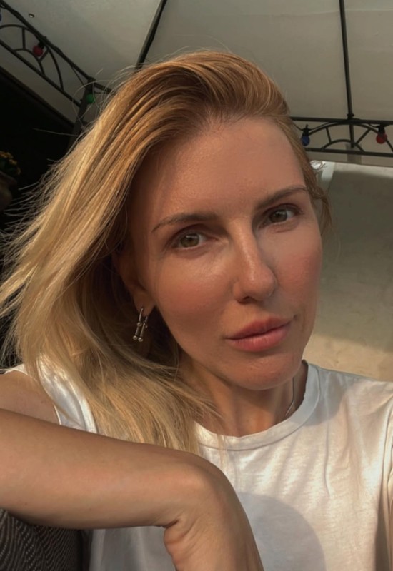 Yulia • 41 • Білорусь