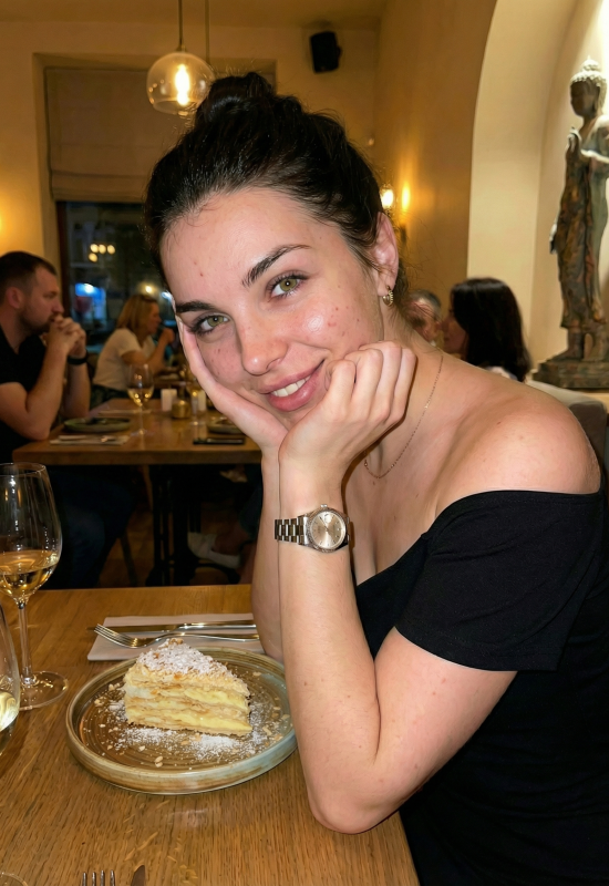 Valentina • 37 • Ukraine