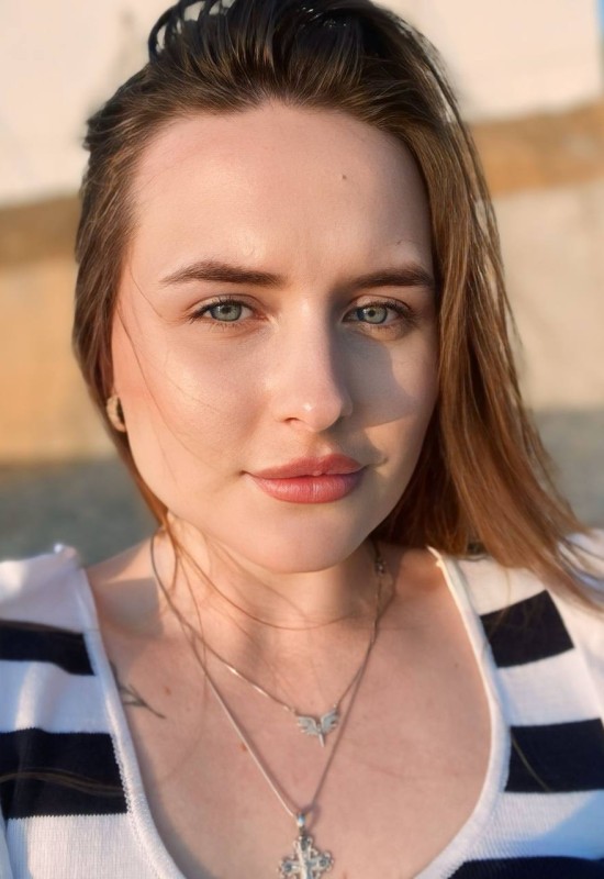 Angelina • 25 • Russie