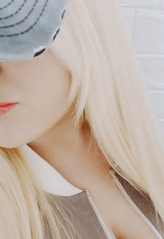 Sophie • 21 • Russie