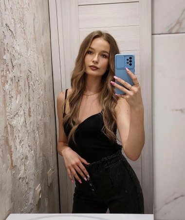Karinn, 42