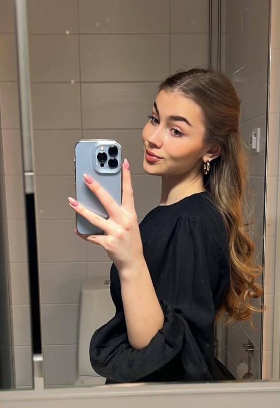 Veronika • 30 • Німеччина