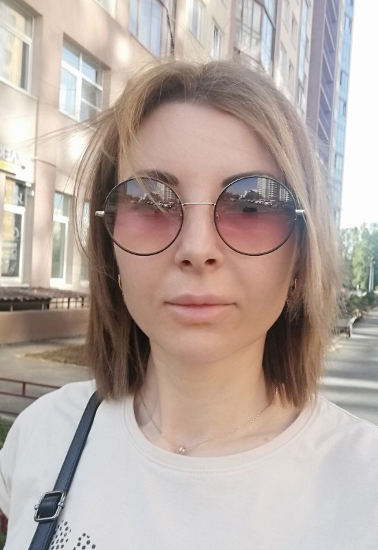 Nadezhda • 44 • Russie