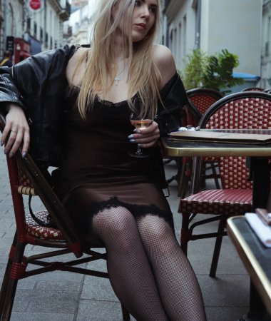 Sofia, 30
