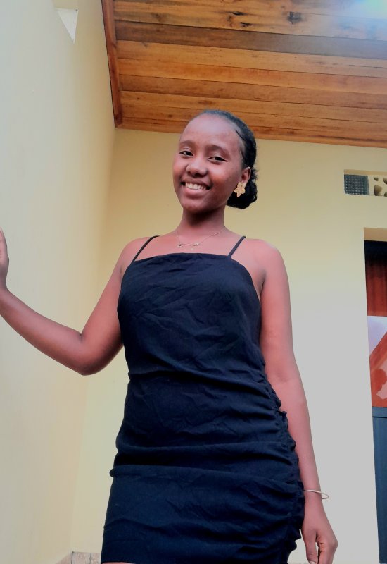 Marie • 21 • Madagascar