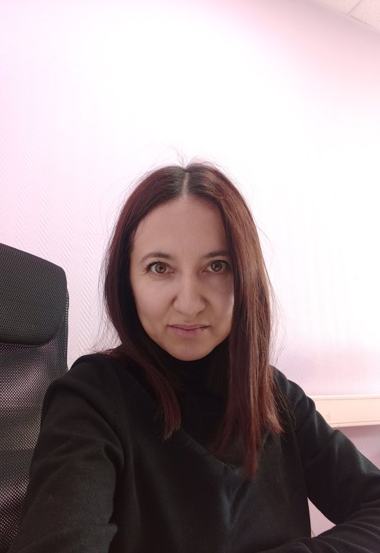 Olesya • 44 • Russia