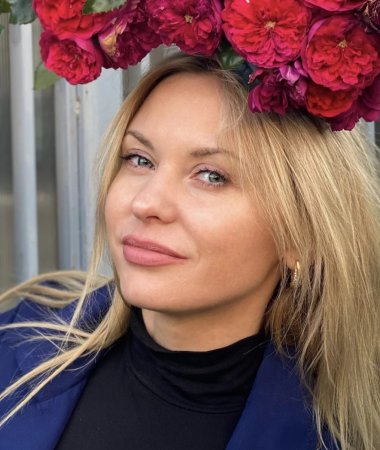Valentina, 36