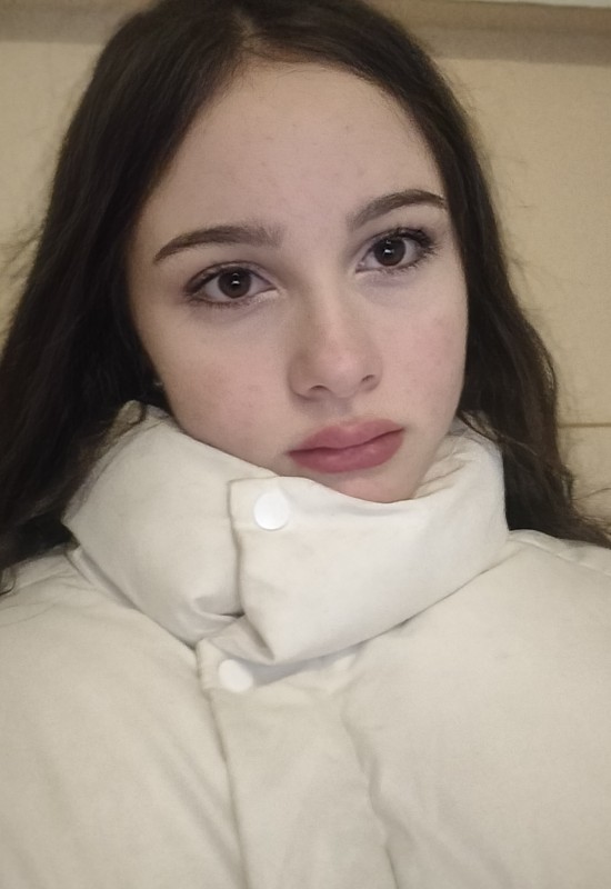 Alice • 19 • Russia