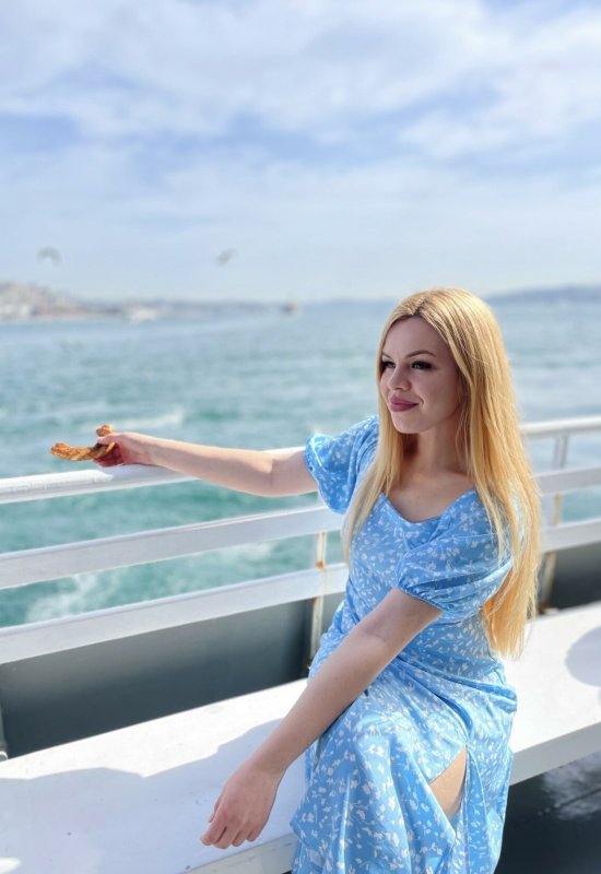 Alina • 34 • Azerbaijan