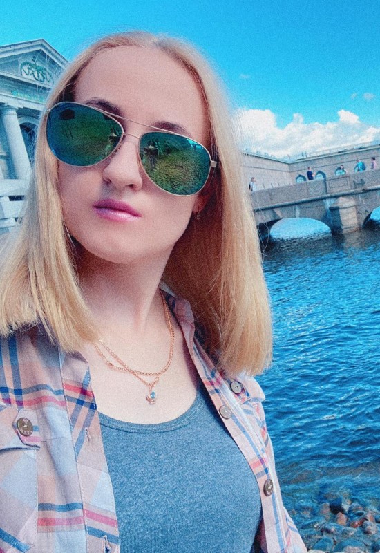 Katherine • 32 • Russia