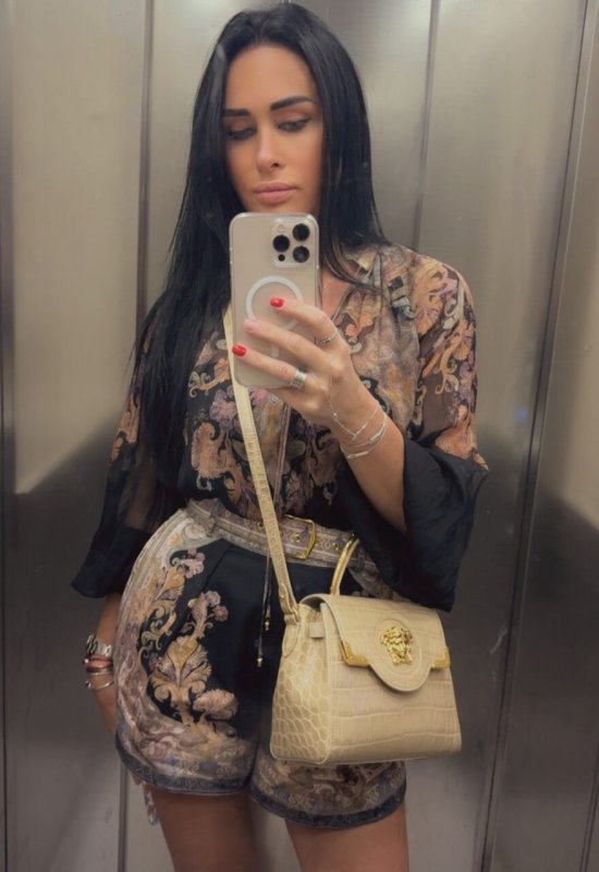 Tanya • 44 • France