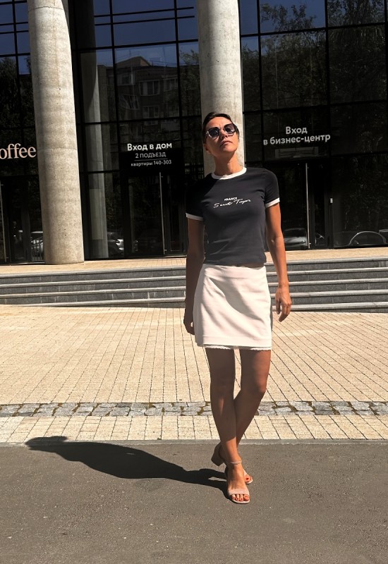 Elena • 35 • Russia