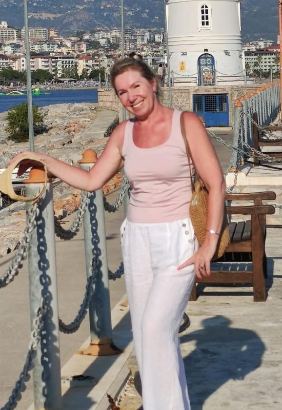 Svetlana • 56 • Russie