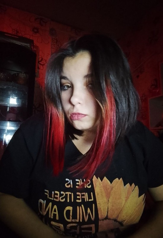 Natacha • 20 • Russia