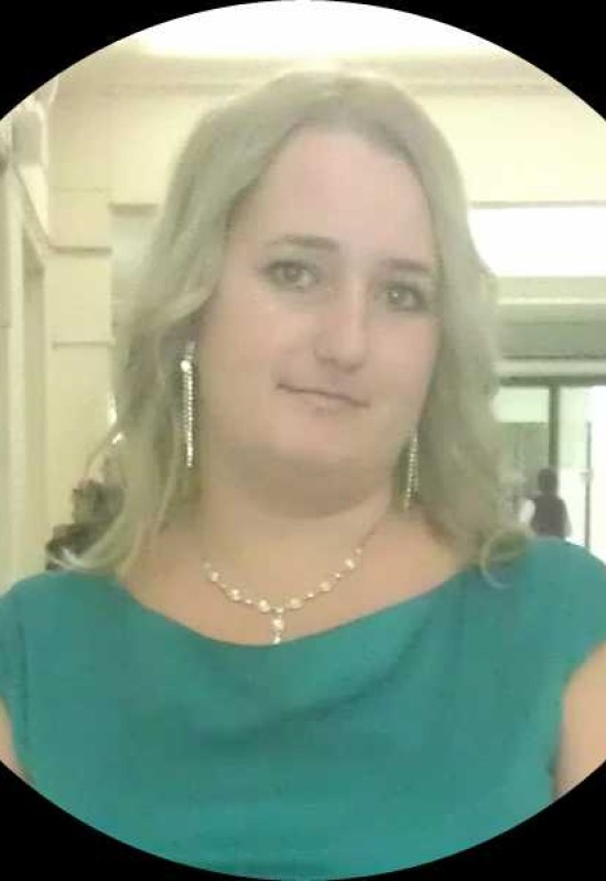 Olga • 34 • Russie