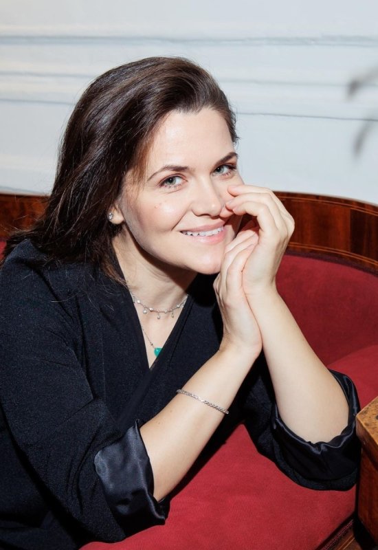 Marisha • 43 • Ukraine