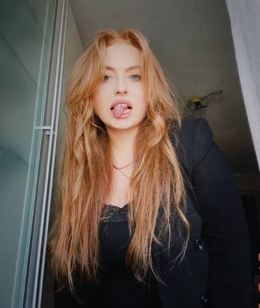 Anna, 31