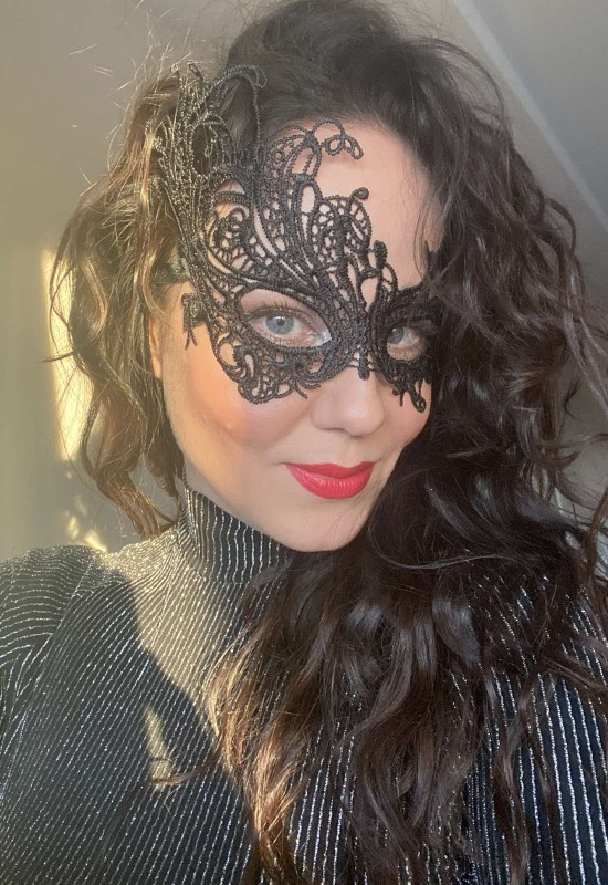 Olga • 45 • Ukraine