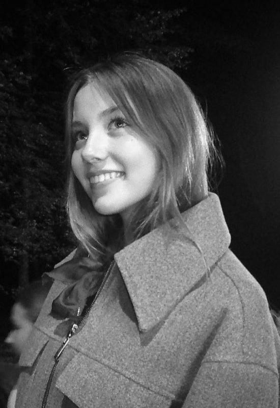 Uliana • 17 • Россия