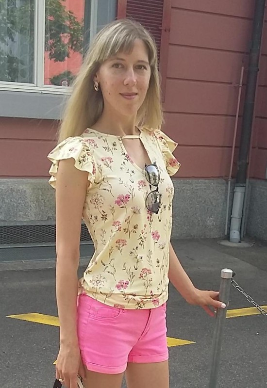 Alena • 40 • Allemagne