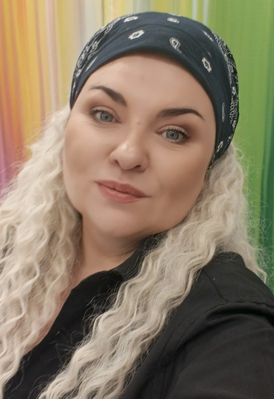 Oksana • 44 • Russia