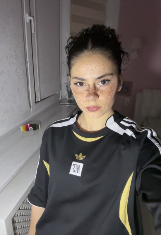 Mimi • 20 • Russia