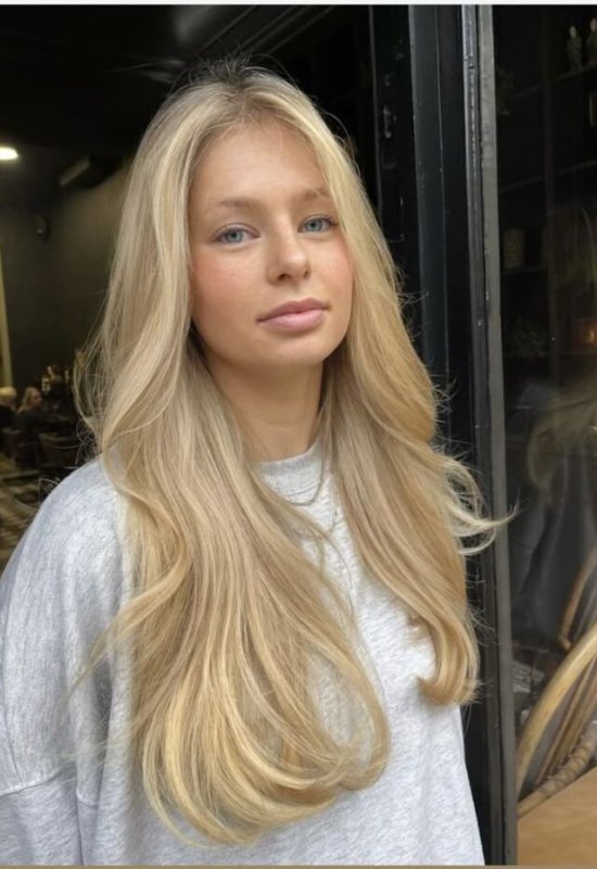 Elena • 21 • Belarus