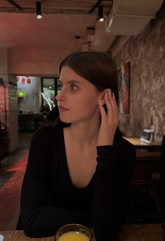 Yulia • 19 • Russia