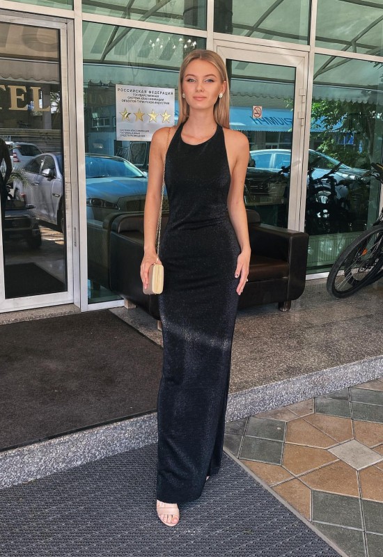 Karina • 35 • Ukraine