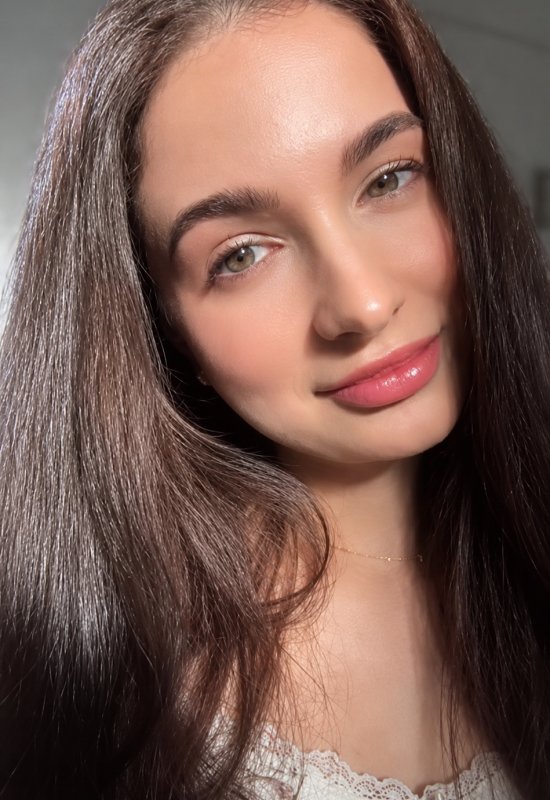 Sofia • 33 • Russia