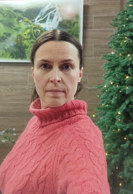 Elena • 49 • Russia