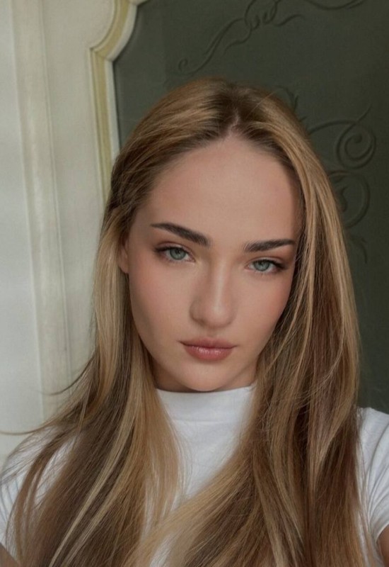 Marta • 27 • Ukraine