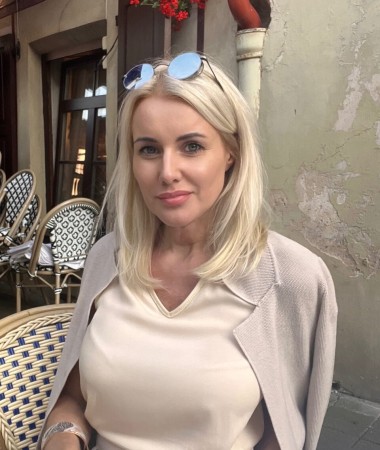 Yulia, 47