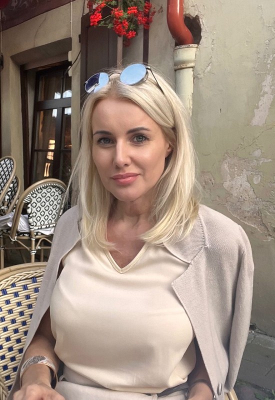 Yulia • 47 • Lituanie
