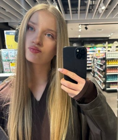 Kateryna, 25