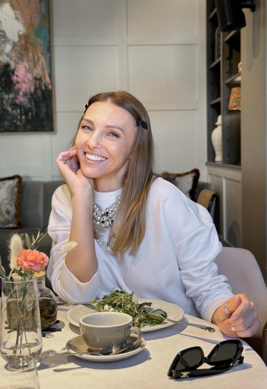 Olga • 44 • Roumanie