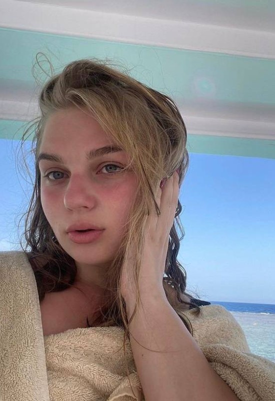 Darina • 28 • Ukraine