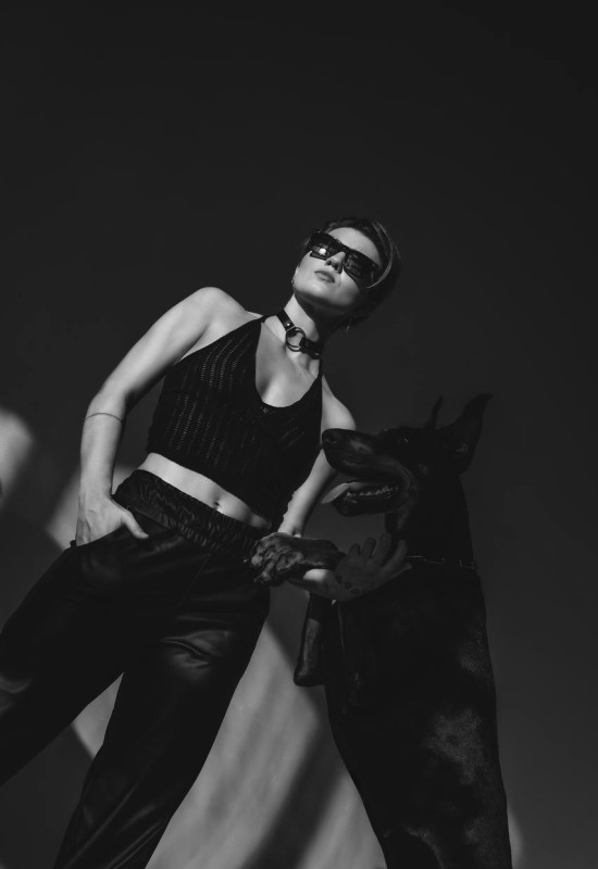 Lana • 34 • Russia