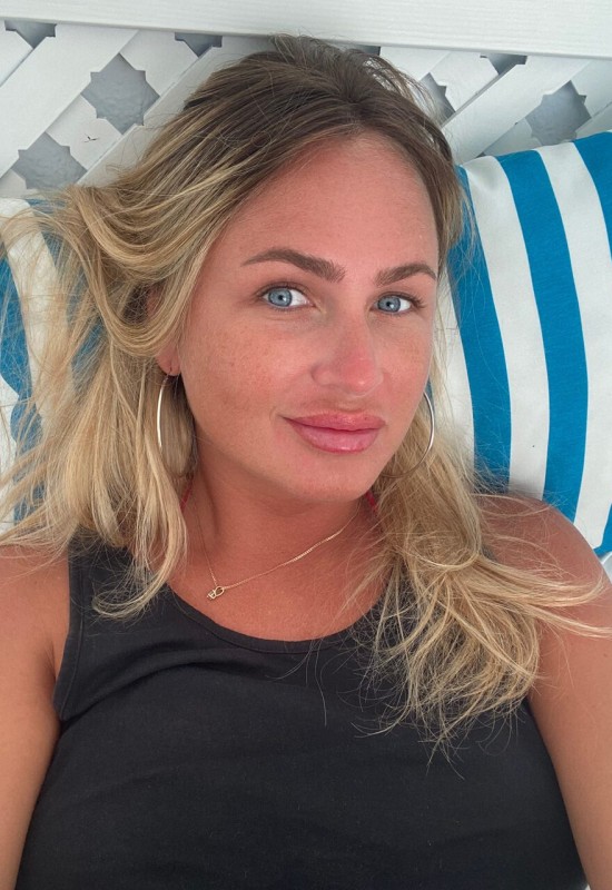 Margo • 36 • Ukraine