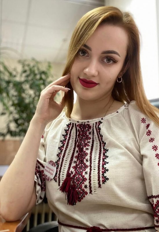 Даша • 33 • Ukraine