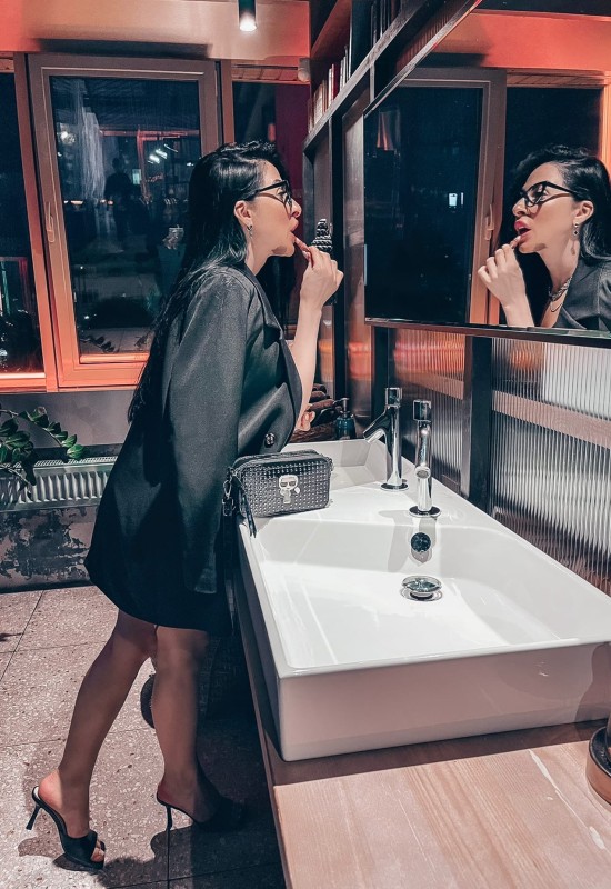 Milana • 44 • Russia