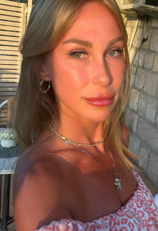 Svetlana • 43 • Russia