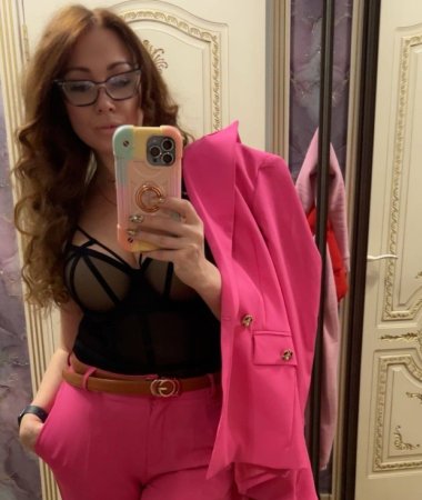 Tina, 35