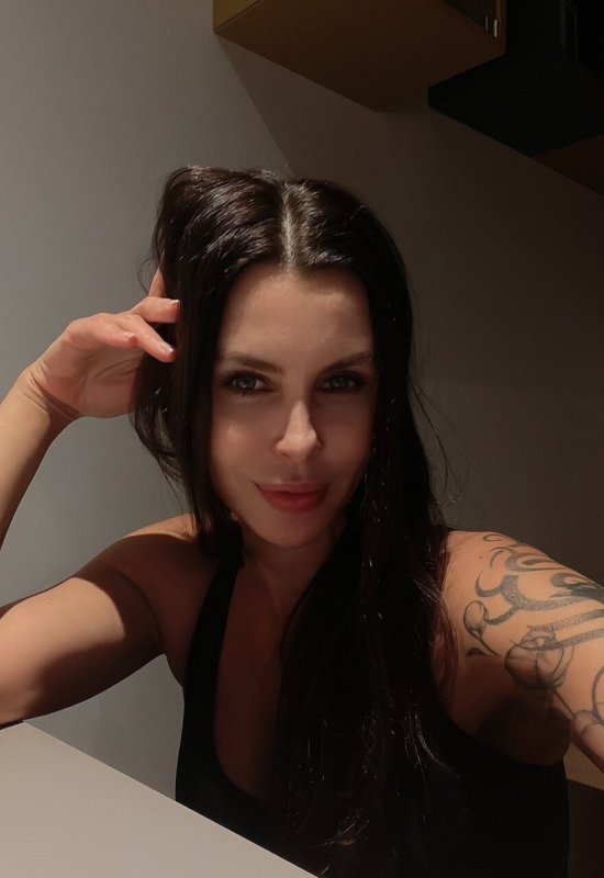 Natalya • 48 • Germany