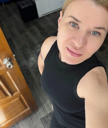 Valentina, 36