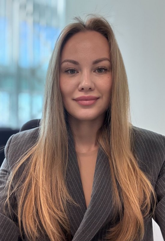 Victoria • 33 • Russia