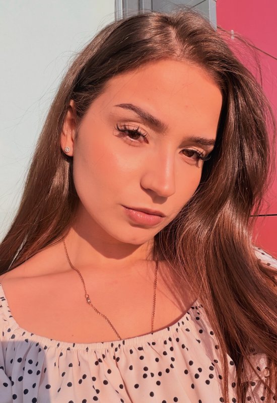Nastya • 21 • Pays-Bas