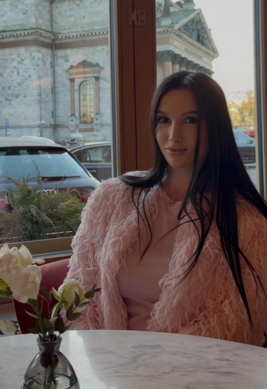 Victoria • 26 • Russie